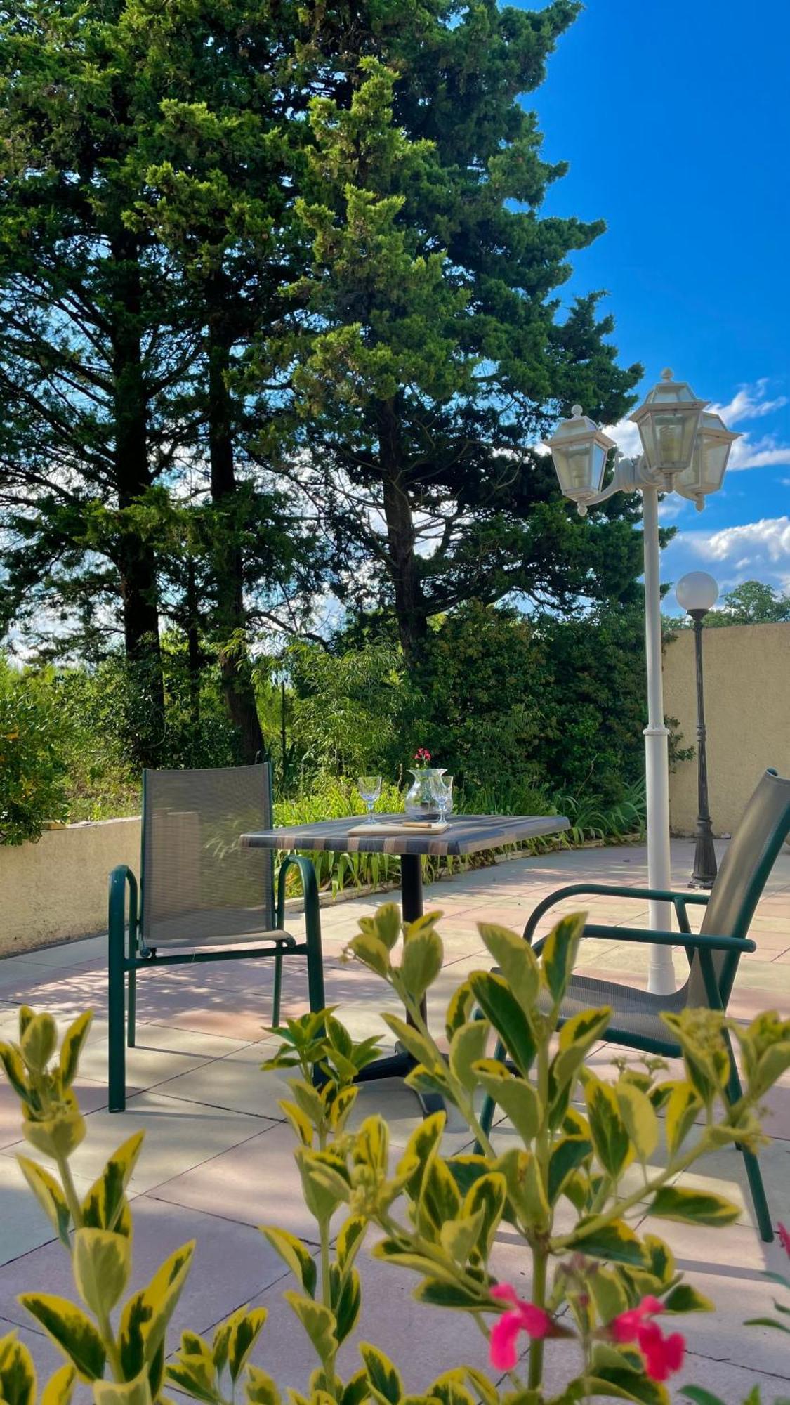 Apartament Pavillon De L'Etang Châteauneuf-du-Rhône Zewnętrze zdjęcie