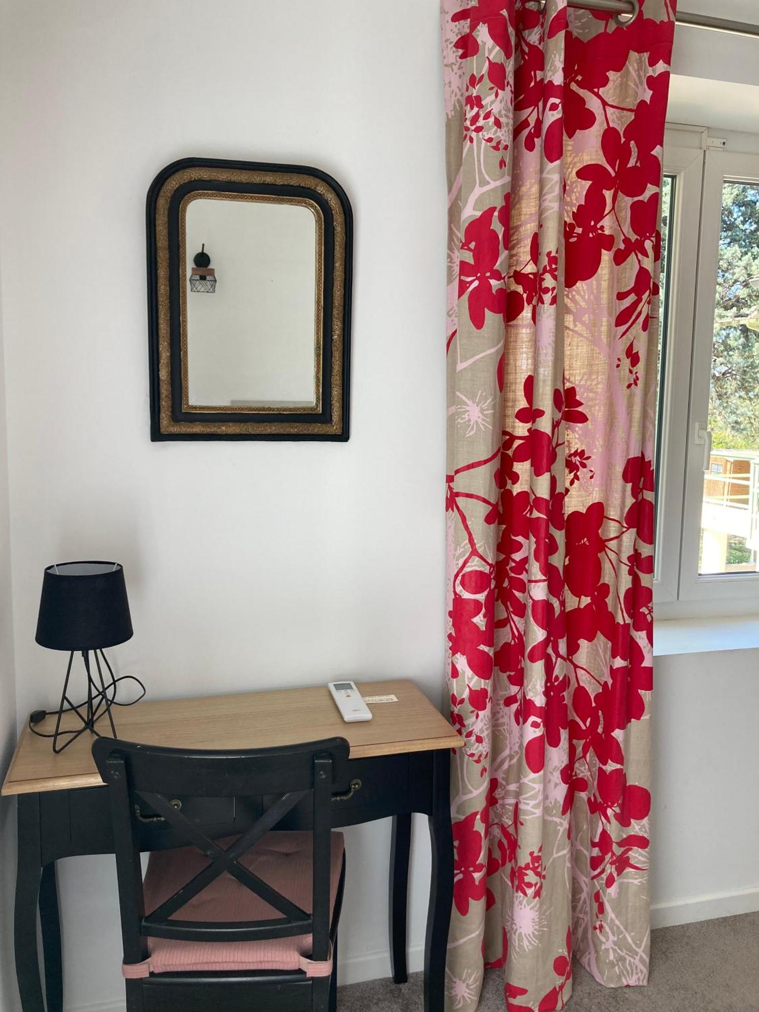 Apartament Pavillon De L'Etang Châteauneuf-du-Rhône Zewnętrze zdjęcie